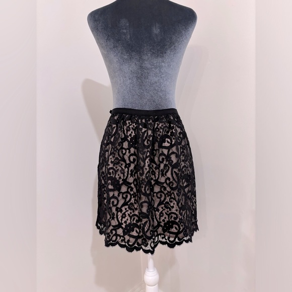 NWT Loft Black Lace Skirt Size 6 *Piece Of Hook Closure Missing - Picture 4 of 12